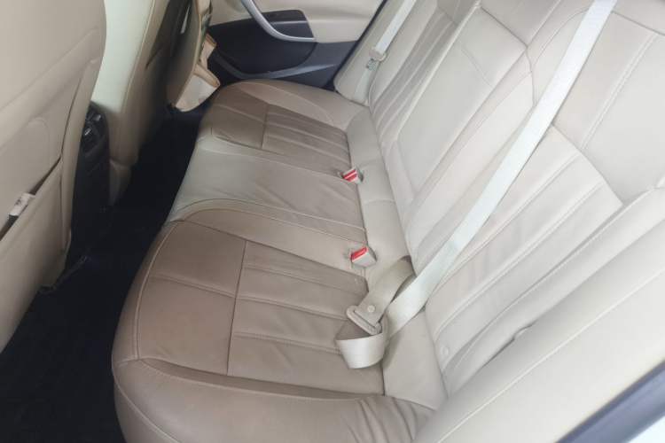 Used Buick Regal 2014 2.0L Elite Fashion Edition Left Rear Seat