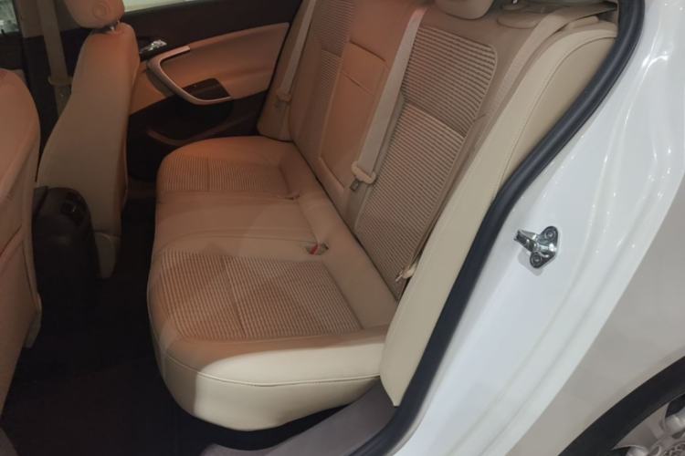 Used Buick Regal 2014 2.0L Leading Fashion Edition Left Rear Seat