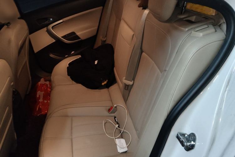 Used Buick Regal 2014 2.0L Elite Fashion Edition Left Rear Seat