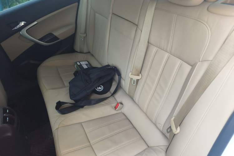 Used Buick Regal 2014 2.0L Elite Fashion Edition Left Rear Seat