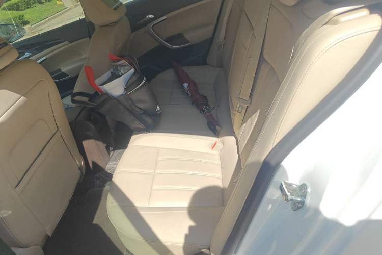 Used Buick Regal 2014 2.0L Elite Fashion Edition Left Rear Seat