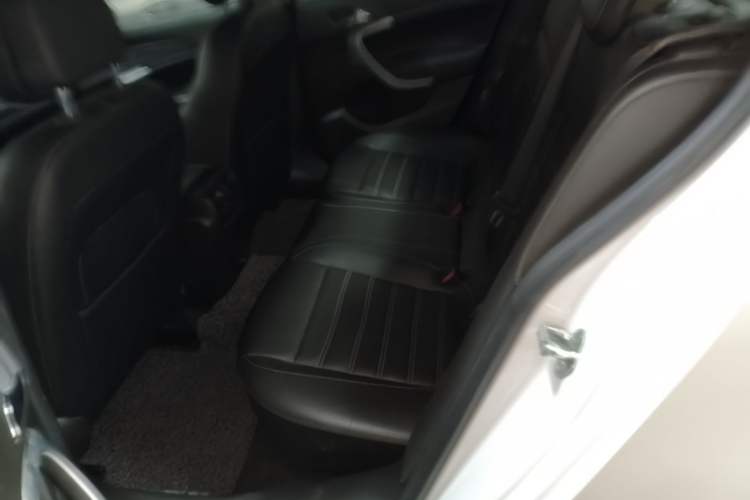 Used Buick Regal 2014 1.6T Fashionable Tech Edition Left Rear Seat