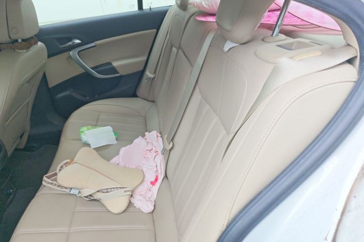 Used Buick Regal 2014 2.0L Elite Fashion Edition Left Rear Seat