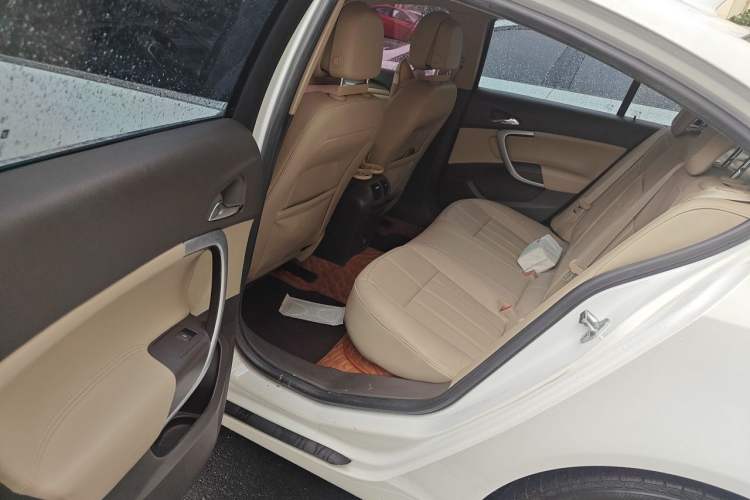 Used Buick Regal 2014 2.0L Elite Fashion Edition Left Rear Seat