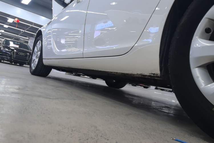 Used Buick Regal 2014 2.0L Leading Fashion Edition Left Side Sill