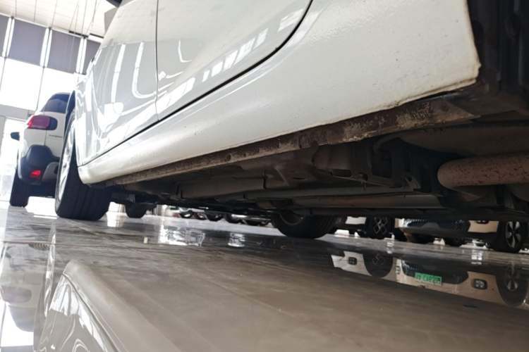 Used Buick Regal 2014 2.0L Leading Fashion Edition Left Side Sill