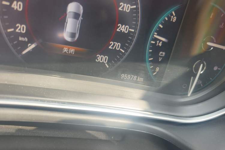 Used Buick Regal 2014 GS 2.0T Passionate Sport Edition Odometer Close Up