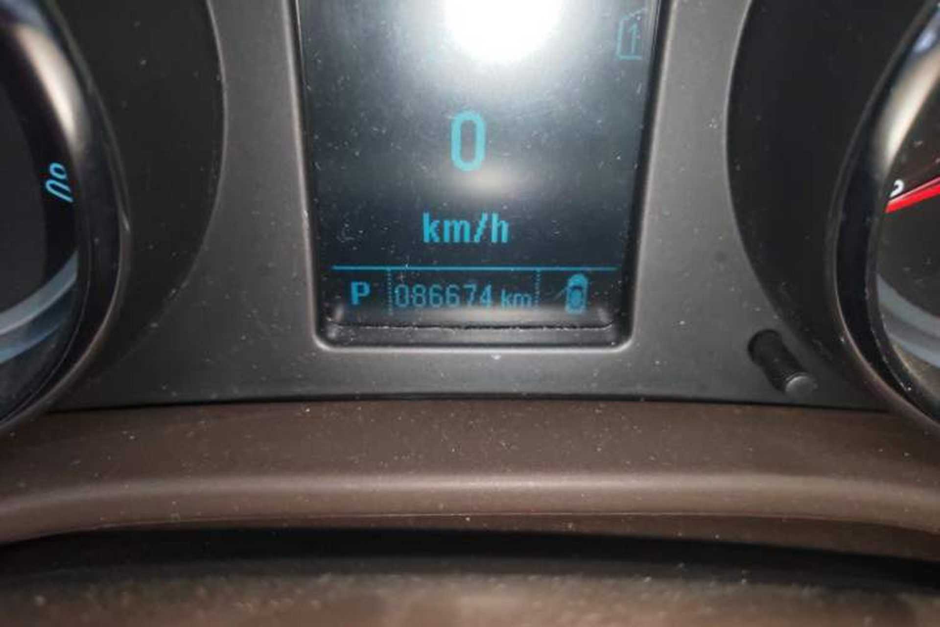 Used Buick Regal 2014 2.0L Leading Fashion Edition Odometer Close Up