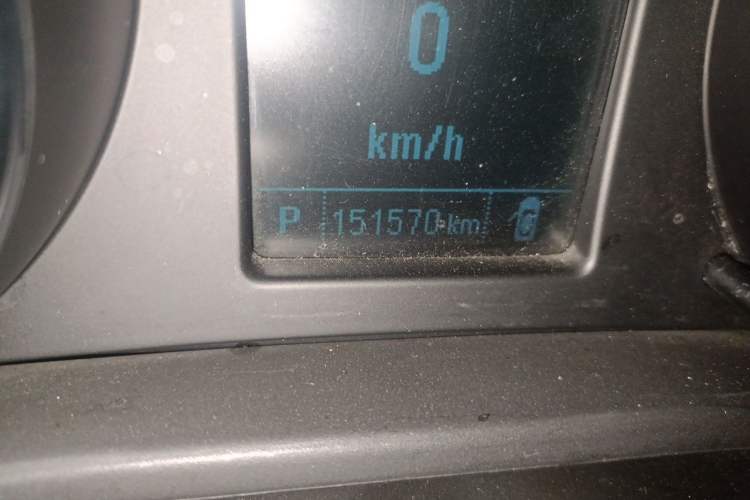 Used Buick Regal 2014 1.6T Fashionable Tech Edition Odometer Close Up