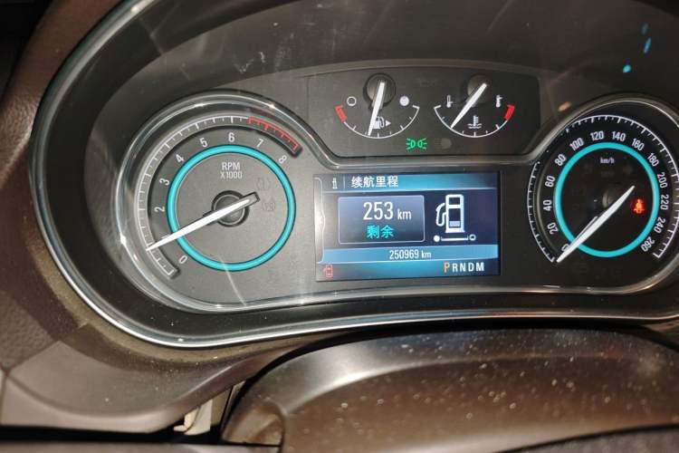 Used Buick Regal 2014 2.0L Elite Fashion Edition Odometer Close Up