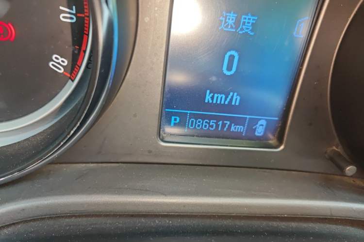 Used Buick Regal 2014 1.6T Fashionable Tech Edition Odometer Close Up