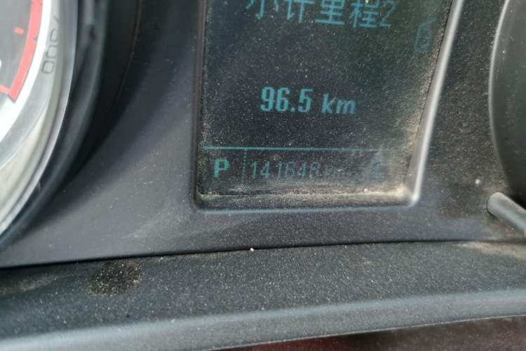 Used Buick Regal 2014 1.6T Fashionable Tech Edition Odometer Close Up
