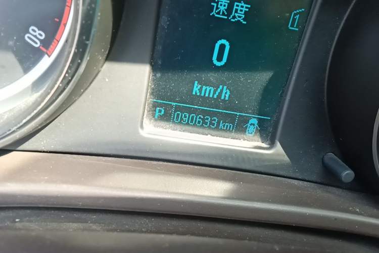 Used Buick Regal 2014 2.0L Leading Fashion Edition Odometer Close Up