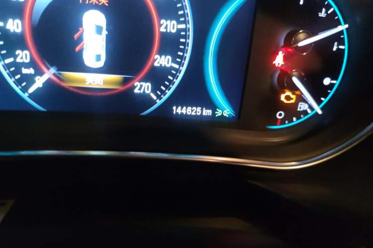 Used Buick Regal 2014 2.4L SIDI Luxury Fashion Edition Odometer Close Up