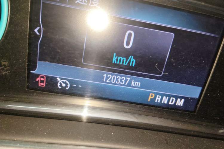 Used Buick Regal 2014 2.0L Elite Fashion Edition Odometer Close Up