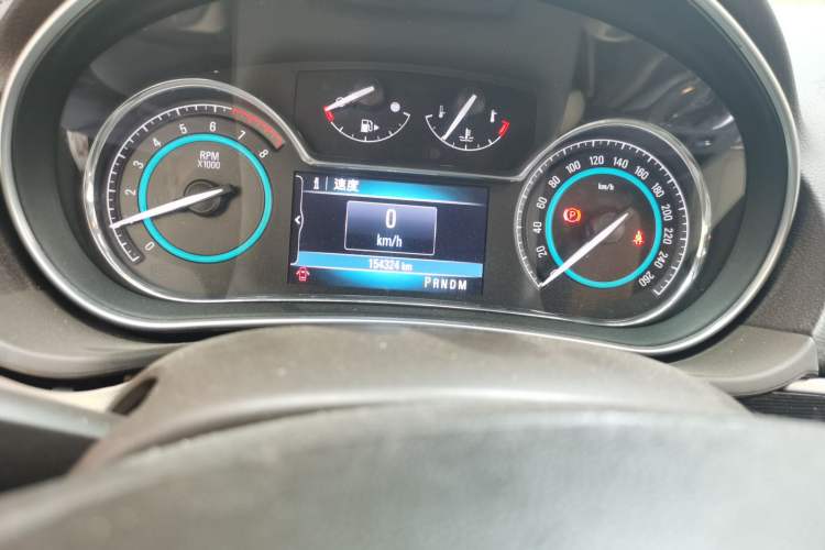 Used Buick Regal 2014 2.0L Elite Fashion Edition Odometer Close Up