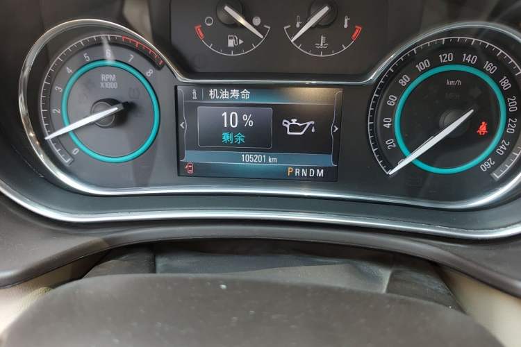 Used Buick Regal 2014 2.0L Elite Fashion Edition Odometer Close Up