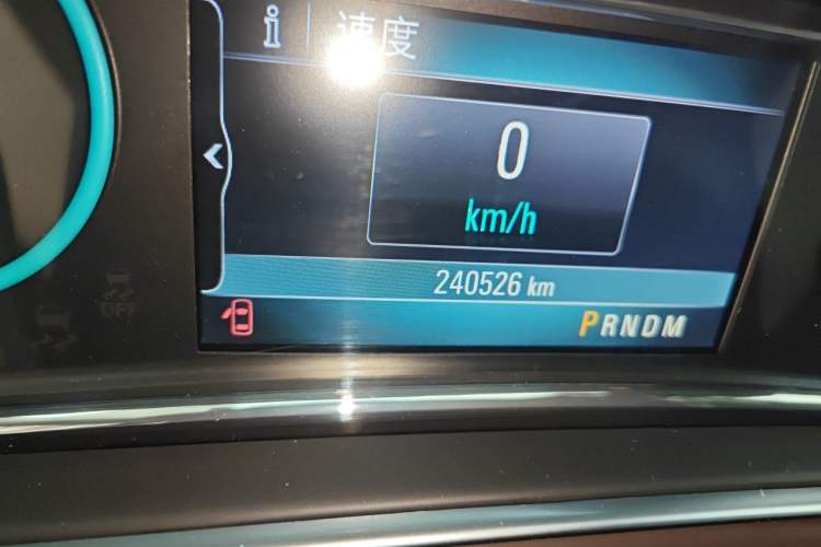 Used Buick Regal 2014 2.4L SIDI Elite Fashion Edition Odometer Close Up