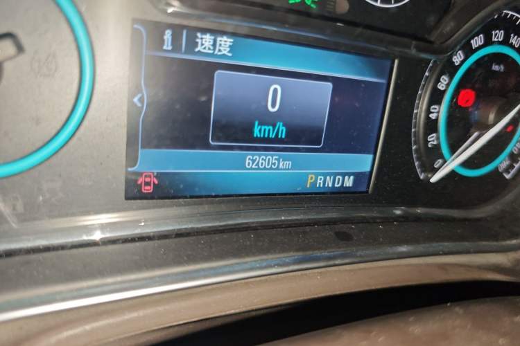 Used Buick Regal 2014 2.0L Elite Fashion Edition Odometer Close Up