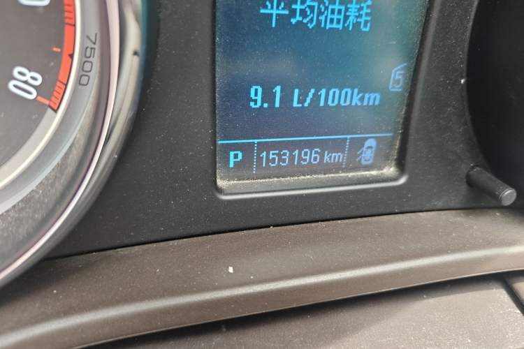 Used Buick Regal 2014 2.0L Leading Fashion Edition Odometer Close Up