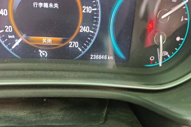 Used Buick Regal 2014 GS 2.0T Passionate Sport Edition Odometer Close Up