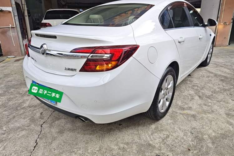 Used Buick Regal 2014 2.0L Leading Fashion Edition Rear Right 45 Deg
