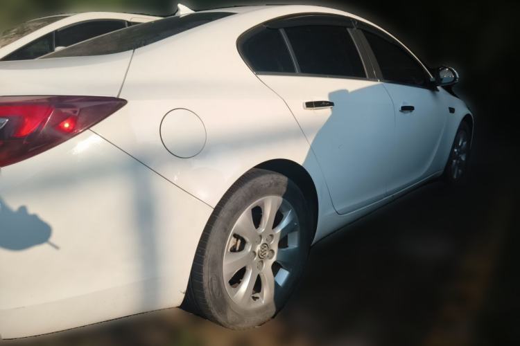 Used Buick Regal 2014 2.0L Leading Fashion Edition Rear Right 45 Deg