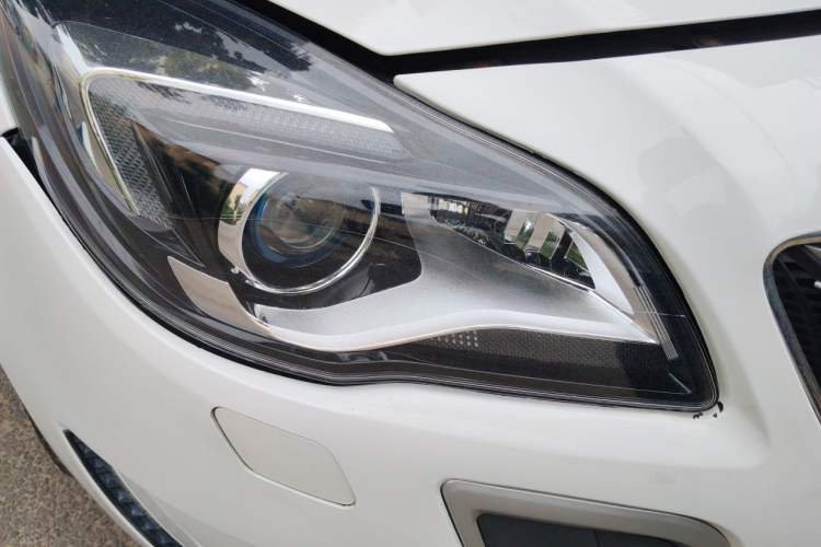 Used Buick Regal 2014 GS 2.0T Grand Sport Edition Right Front Headlight