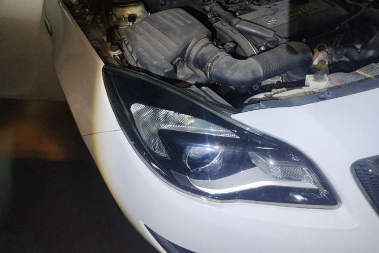Used Buick Regal 2014 1.6T Fashionable Tech Edition Right Front Headlight