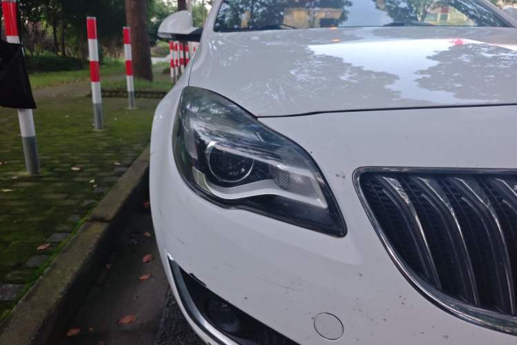 Used Buick Regal 2014 2.0L Elite Fashion Edition Right Front Headlight