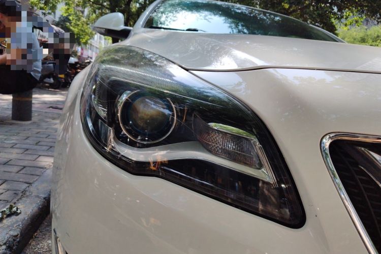Used Buick Regal 2014 2.0L Elite Fashion Edition Right Front Headlight