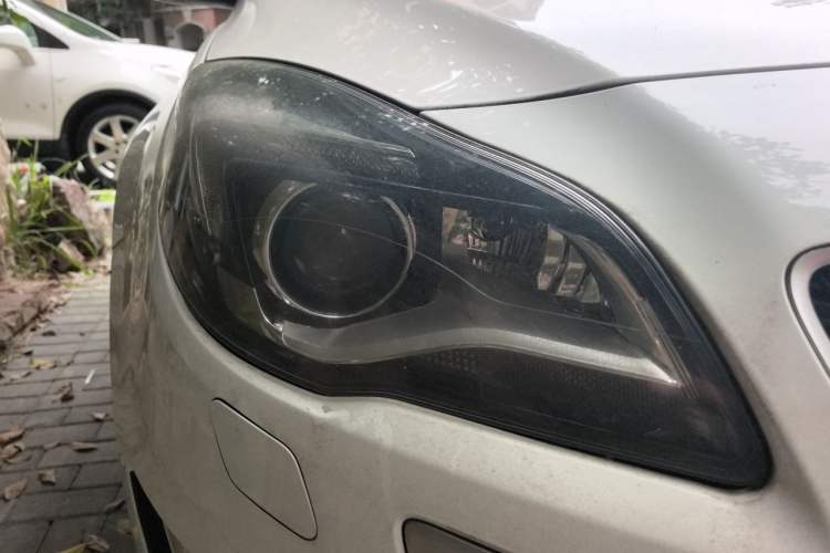 Used Buick Regal 2014 GS 2.0T Grand Sport Edition Right Front Headlight