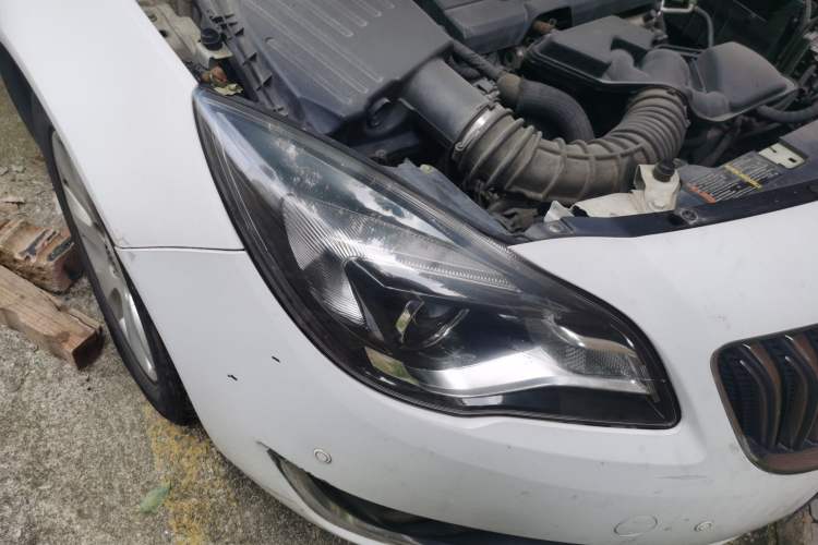 Used Buick Regal 2014 2.0L Elite Fashion Edition Right Front Headlight