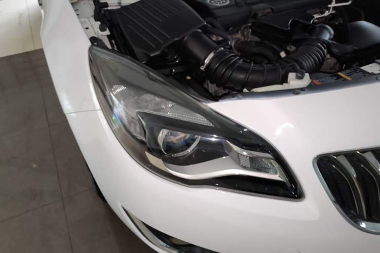Used Buick Regal 2014 2.0L Leading Fashion Edition Right Front Headlight