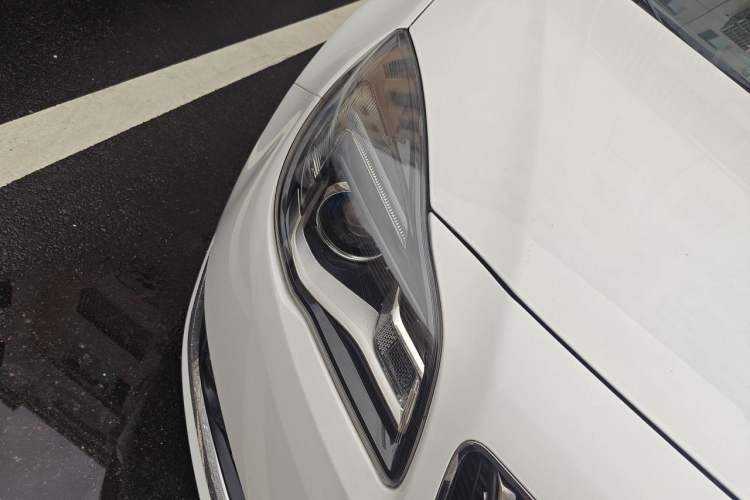Used Buick Regal 2014 2.0L Elite Fashion Edition Right Front Headlight