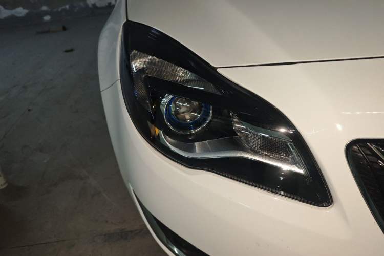 Used Buick Regal 2014 2.0L Leading Fashion Edition Right Front Headlight
