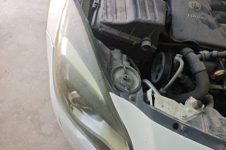 Used Buick Regal 2014 GS 2.0T Passionate Sport Edition Right Front Headlight