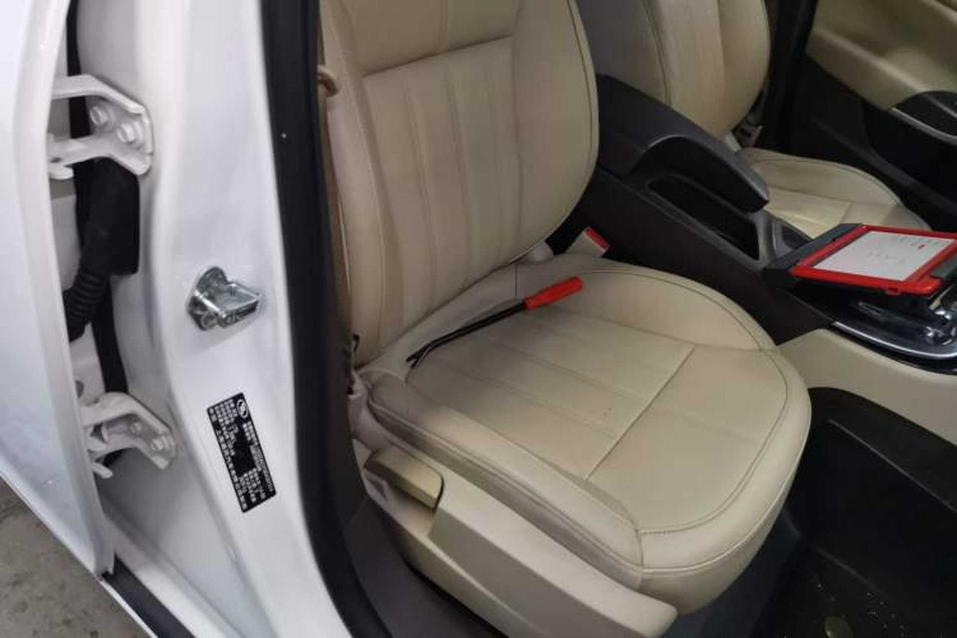 Used Buick Regal 2014 2.0L Elite Fashion Edition Right Front Seat