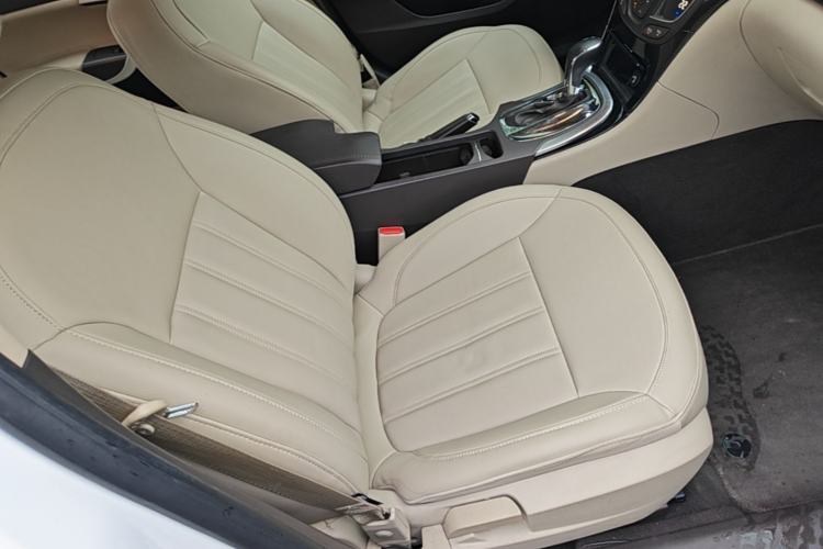 Used Buick Regal 2014 2.0L Leading Fashion Edition Right Front Seat