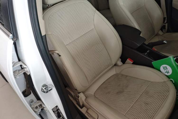 Used Buick Regal 2014 2.0L Leading Fashion Edition Right Front Seat