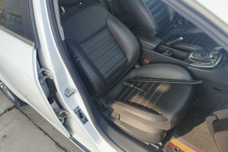 Used Buick Regal 2014 1.6T Fashionable Tech Edition Right Front Seat