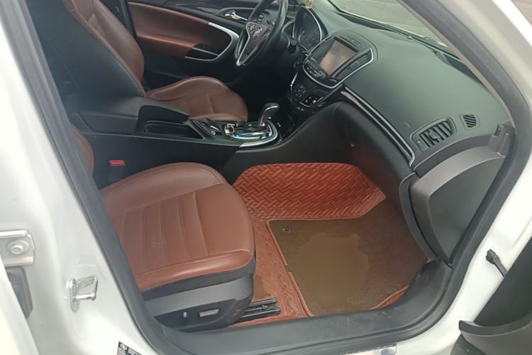 Used Buick Regal 2014 GS 2.0T Passionate Sport Edition Right Front Seat