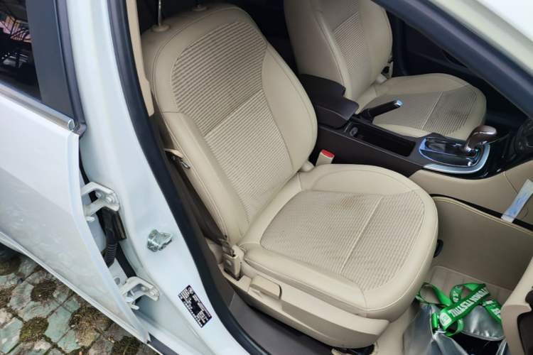 Used Buick Regal 2014 2.0L Leading Fashion Edition Right Front Seat