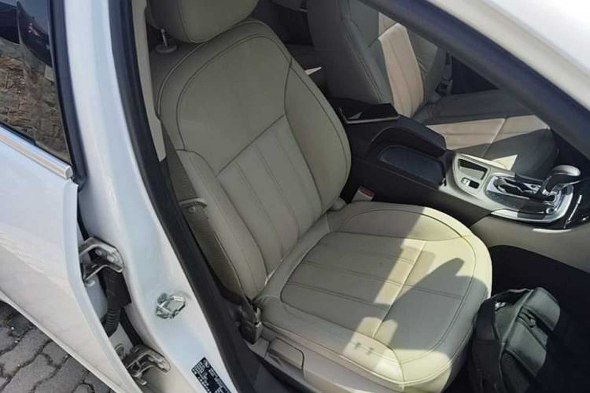 Used Buick Regal 2014 2.0L Elite Fashion Edition Right Front Seat