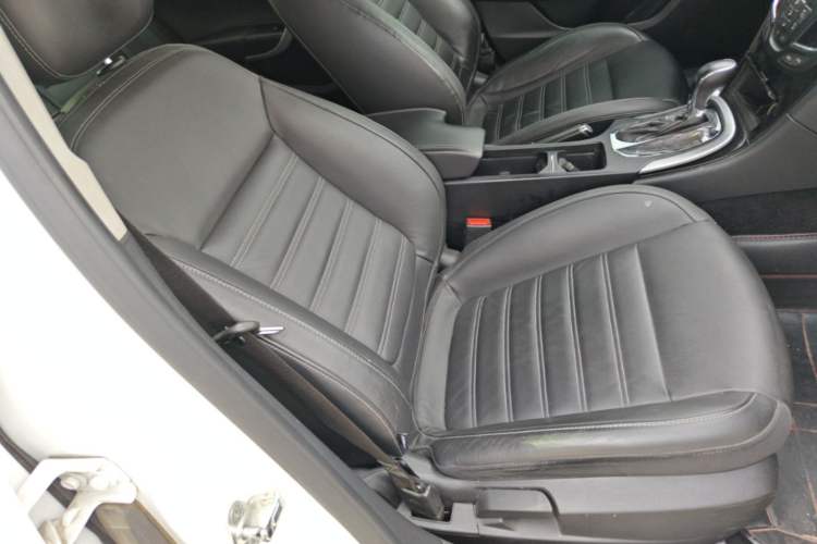 Used Buick Regal 2014 1.6T Fashionable Tech Edition Right Front Seat
