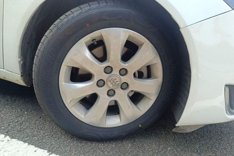 Used Buick Regal 2014 1.6T Fashionable Tech Edition Right Front Wheel Hub