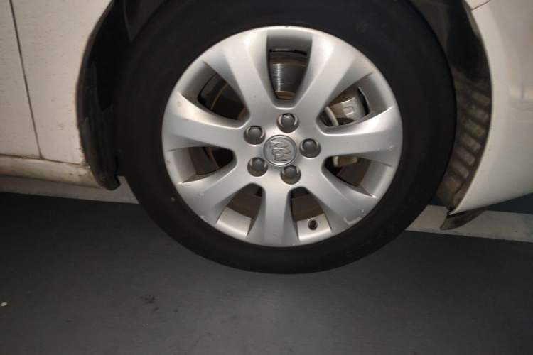 Used Buick Regal 2014 1.6T Fashionable Tech Edition Right Front Wheel Hub