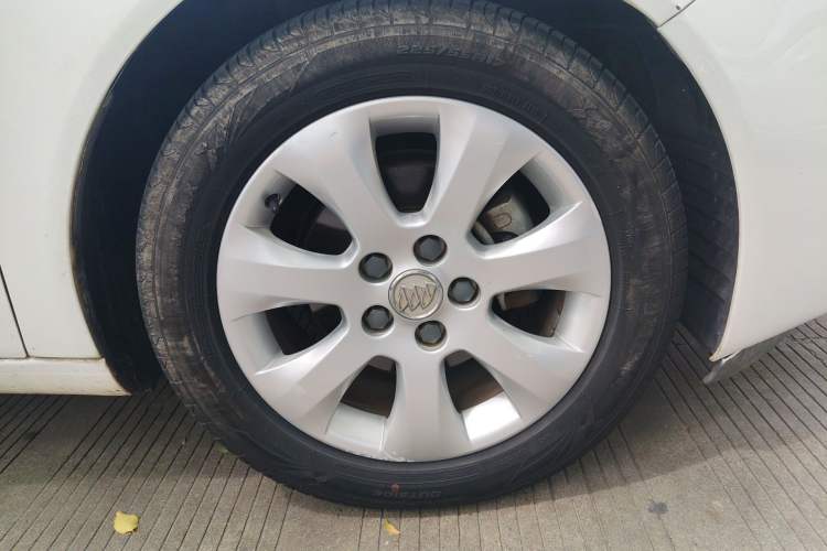 Used Buick Regal 2014 2.0L Leading Fashion Edition Right Front Wheel Hub