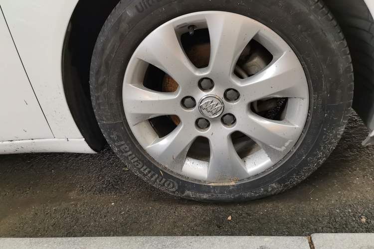 Used Buick Regal 2014 2.0L Elite Fashion Edition Right Front Wheel Hub