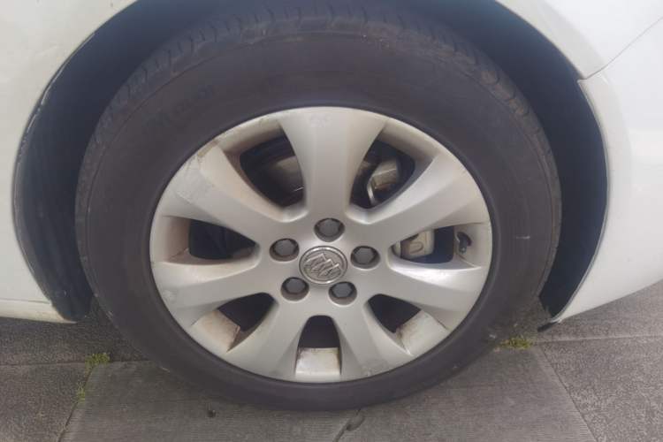 Used Buick Regal 2014 2.0L Elite Fashion Edition Right Front Wheel Hub